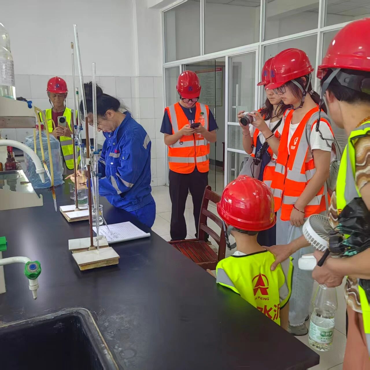 协会组织参与“环保设施公众开放日”活动(图2) 微信图片_2026-02-03_165910_361.jpg